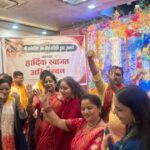 जीवनी मंडी खाटू श्याम मंदिर में सजा सांवरिया सेठ का दरबार, भजनों पर देर रात तक झूमे श्रद्धालु आगरा के जीवनी मंडी स्थित खाटू श्याम मंदिर में सजा सांवरिया सेठ का भव्य दरबार और भजन संध्या।