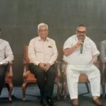 सोलर में अब बैटरी बैकअप पर जोर, आगरा में 200 से अधिक वेंडर्स को हाइब्रिड इनवर्टर की जानकारी आगरा में पीएम सूर्य घर योजना से जुड़े वेंडर्स की हाइब्रिड सोलर इनवर्टर संगोष्ठी