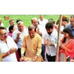 आगरा के फतेहाबाद रोड पर श्रीराम कथा महोत्सव के भूमि पूजन में पूजा-अर्चना करते केंद्रीय राज्यमंत्री प्रो. एसपी सिंह बघेल।