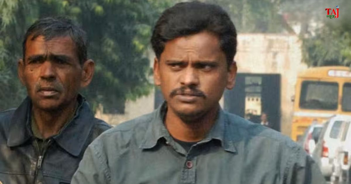 निठारी कांड के सभी मामलों में बरी होने के बाद हरिद्वार में चाय की दुकान में फंदे से लटका मिला सुरेंद्र कोली का शव, जांच करती पुलिस।