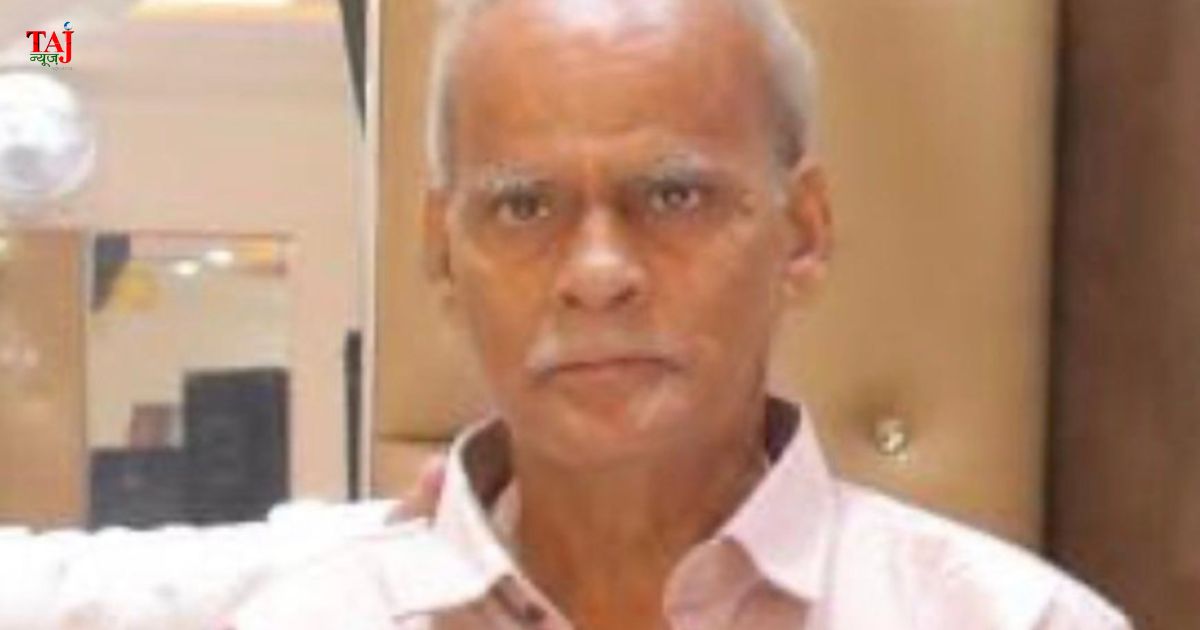 आगरा के केदार नगर में भारी बारिश और जलभराव के बीच खुले नाले में गिरकर बुजुर्ग की मौत का घटनास्थल।