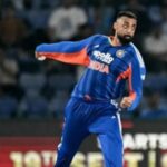 IND vs AFG 2nd T20: वरुण चक्रवर्ती सीरीज से बाहर, बिश्नोई या सुंदर को मौका? आज दिल्ली में होगा फैसला भारत बनाम अफगानिस्तान दूसरे टी20 मुकाबले से पहले अभ्यास करते भारतीय क्रिकेटर और चोटिल वरुण चक्रवर्ती।