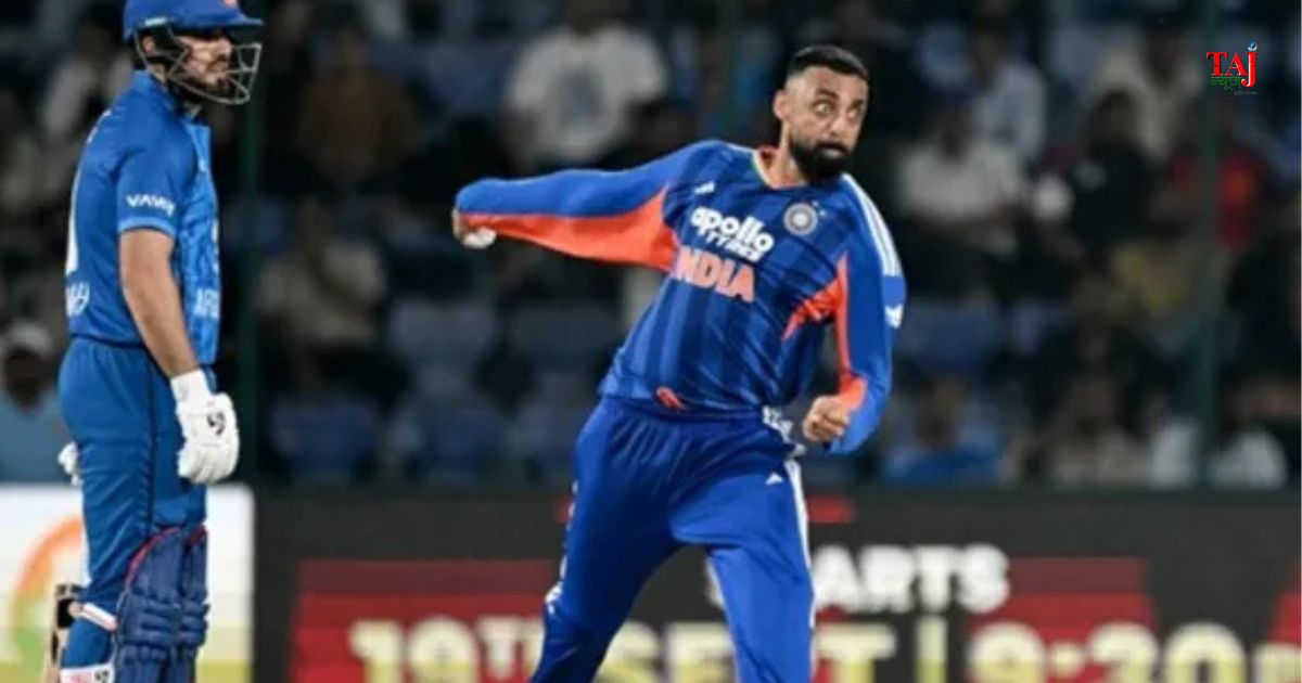 भारत बनाम अफगानिस्तान दूसरे टी20 मुकाबले से पहले अभ्यास करते भारतीय क्रिकेटर और चोटिल वरुण चक्रवर्ती।