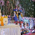 गिरधारी संग ब्रज की पटरानी राधारानी का हुआ अभिषेक, पालकी यात्रा में गूंजे ‘श्रीराधे’ के जयकारे आगरा इस्कॉन के 16वें राधाष्टमी महामहोत्सव में 27 नदियों के जल से राधारानी का अभिषेक और दिव्य पालकी यात्रा।