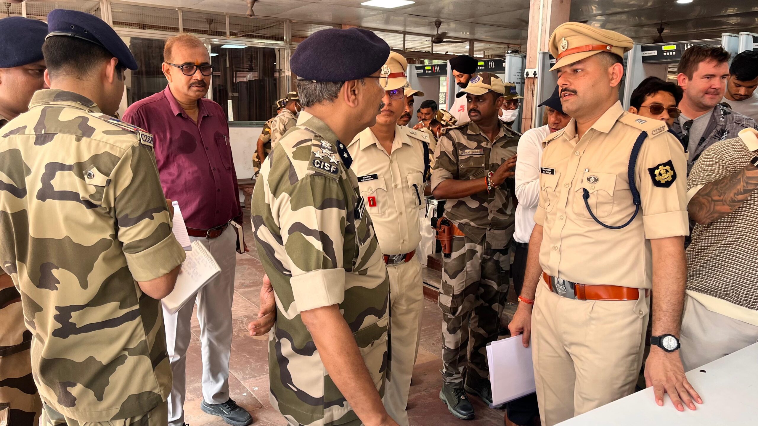 यूनिट परिसर में व्यवस्थाओं का जायजा