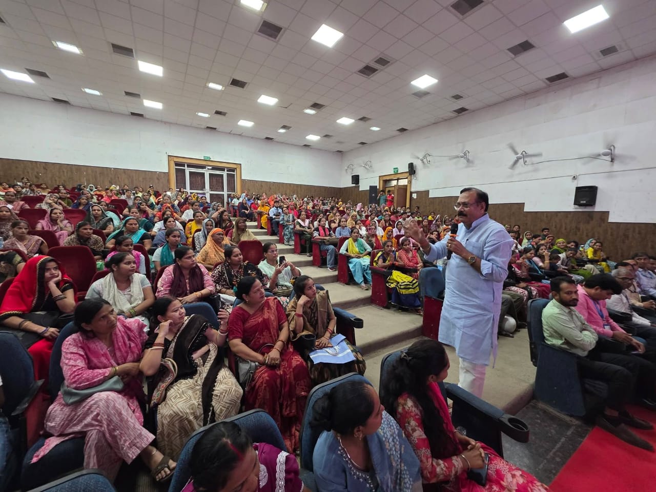 विश्वकर्मा योजना के अंतर्गत टूलकिट वितरण कार्यक्रम