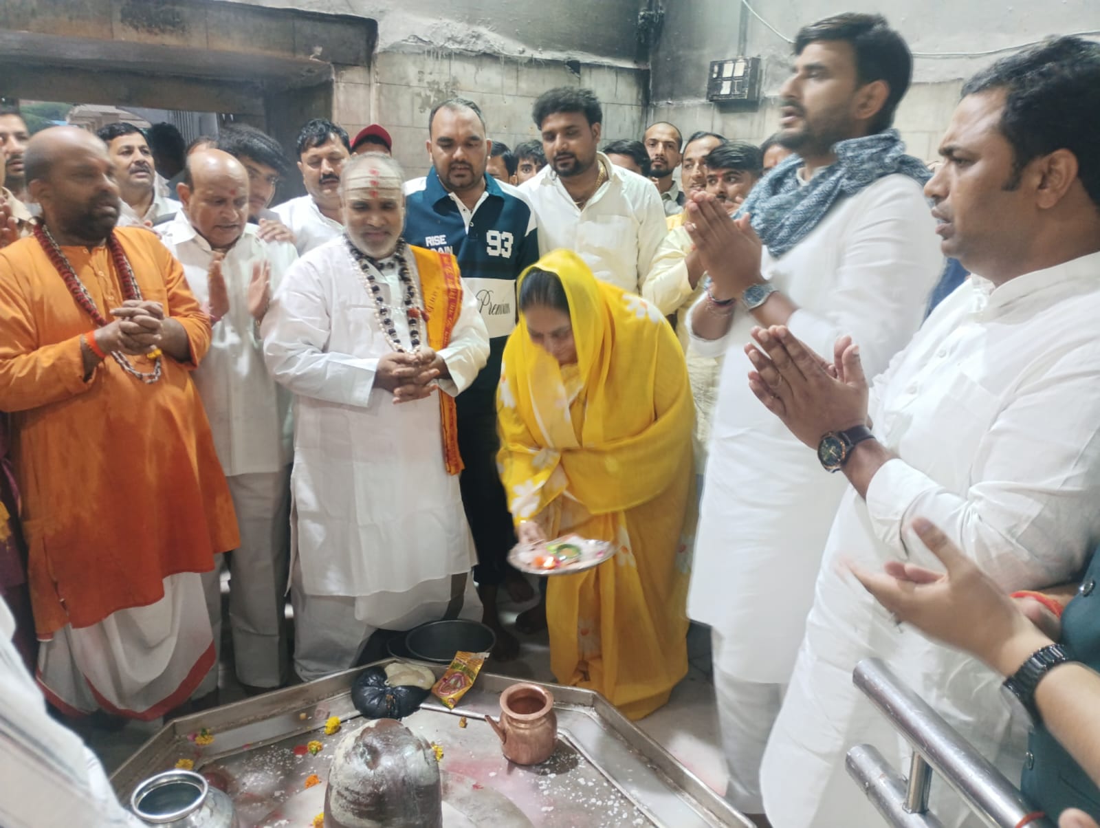 बटेश्वर के यमुना घाट पर 15 हजार दीपों के प्रज्ज्वलन के साथ दीपोत्सव
