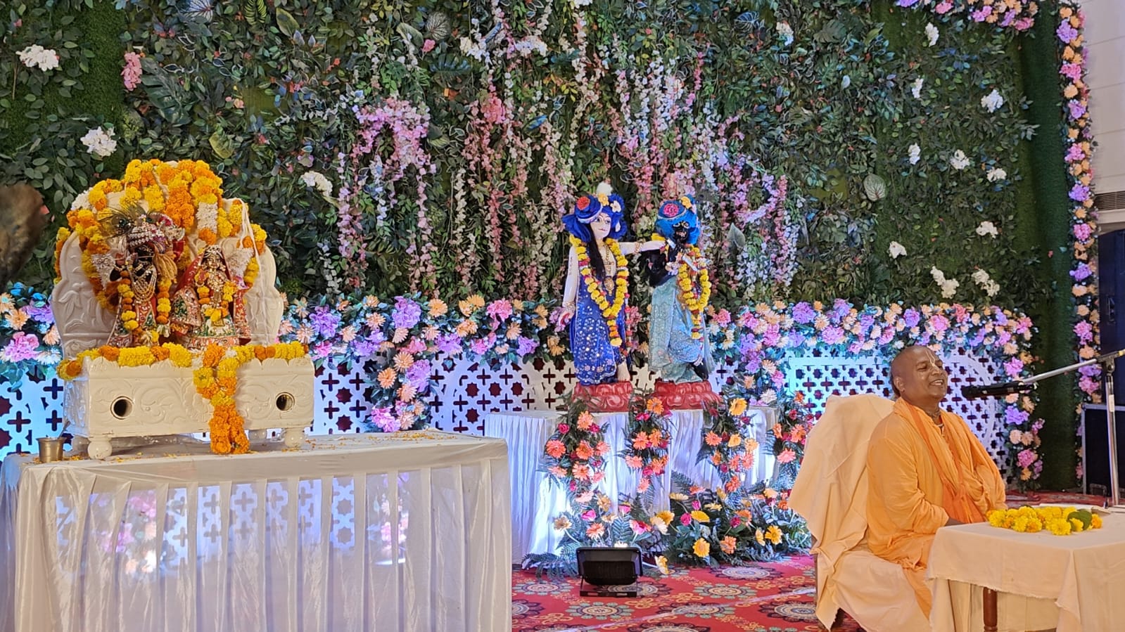 इस्कॉन राधाष्टमी महामहोत्सव में उमड़ा जनसैलाब