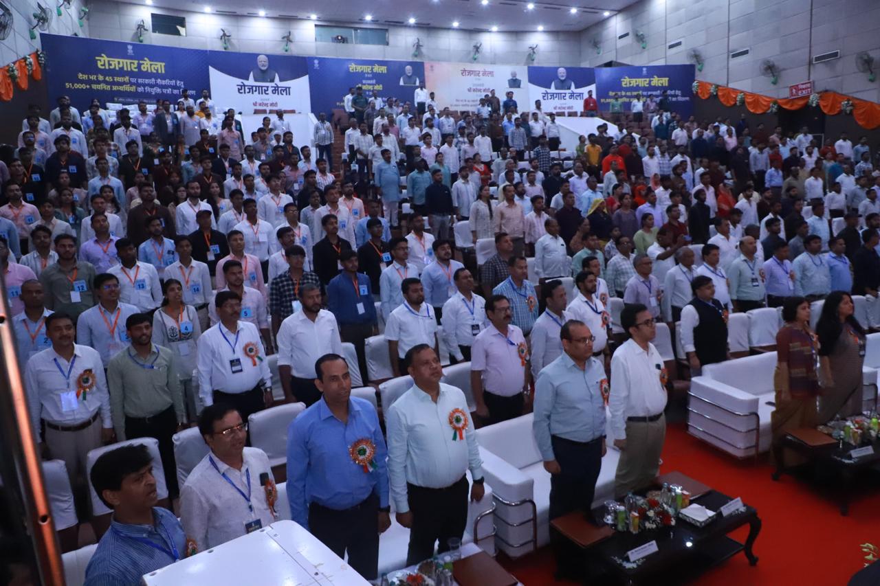 समारोह को संबोधित करते केंद्रीय राज्य मंत्री प्रो. एसपी सिंह बघेल