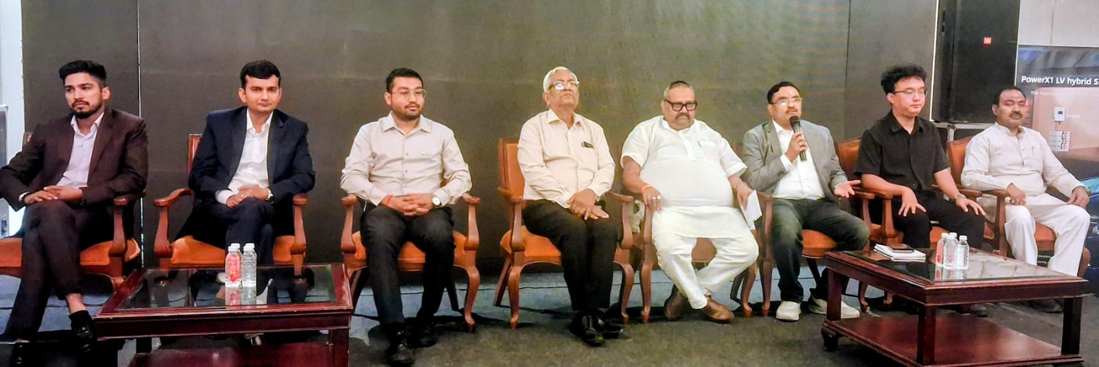 सौर ऊर्जा और बैटरी बैकअप सिस्टम की जानकारी