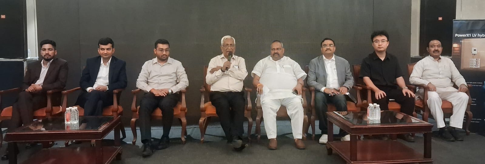 सौर ऊर्जा वेंडर्स की संगोष्ठी में मौजूद प्रतिभागी