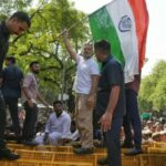 INDIA ब्लॉक का दिल्ली में चुनाव आयोग के खिलाफ प्रदर्शन, राहुल गांधी और प्रियंका गांधी हिरासत में