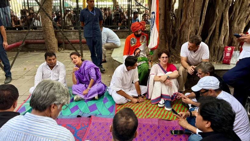 राहुल गांधी प्रदर्शन के दौरान