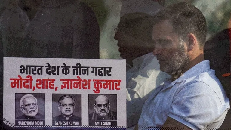 INDIA ब्लॉक के सांसदों का संसद से राजघाट तक विरोध मार्च